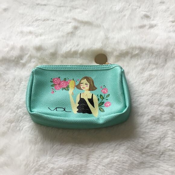 VDL Green Cute Makeup Bag - Picture 1 of 4